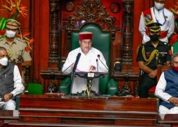 3 ವರ್ಷದಲ್ಲಿ  ಪೂರ್ಣಗೊಂಡಿದ್ದು 1.05 ಲಕ್ಷ ಮನೆಗಳಷ್ಟೇ; 2.96 ಲಕ್ಷವೆಂದು ಭಾಷಣ ಮಾಡಿಸಿದ್ದೇಕೆ?