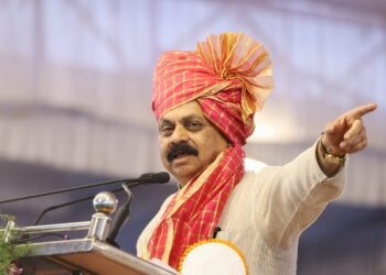 ಸಿಎಂ ಗಮನಕ್ಕೆ ತಂದೇ ಸರ್ಕಾರಿ ಕಚೇರಿಗಳಲ್ಲಿ  ಫೋಟೋ, ವಿಡಿಯೋ ನಿರ್ಬಂಧ ಆದೇಶ; ಆಡಿಯೋ ಬಹಿರಂಗ