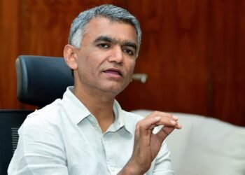 79.29 ಕೋಟಿ ರು ಪಾವತಿ; ಪಿಎಸಿ ಸಭೆಗೆ ಗೈರಾದ ಡಿಸಿ ಬಗಾದಿ ಗೌತಮ್‌ ವಿರುದ್ಧ ಕ್ರಮಕ್ಕೆ ನಿರ್ದೇಶನ