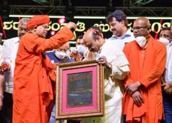 ಶರಣರ ವಿರುದ್ಧದ  ಪ್ರಕರಣ ಹೊರರಾಜ್ಯಕ್ಕೆ ವರ್ಗಾಯಿಸಲು ಮನವಿ; ಪೋಕ್ಸೋ ತನಿಖೆ ಮೇಲೆ ಪ್ರಭಾವ!