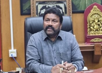 ಕಾಂಗ್ರೆಸ್‌, ಜೆಡಿಎಸ್‌, ಬಿಜೆಪಿ ಸರ್ಕಾರದ ಅವಧಿಯಲ್ಲಿ 8,245 ರೈತರ ಆತ್ಮಹತ್ಯೆ; ಅಂಕಿ ಅಂಶ ಬಿಡುಗಡೆ