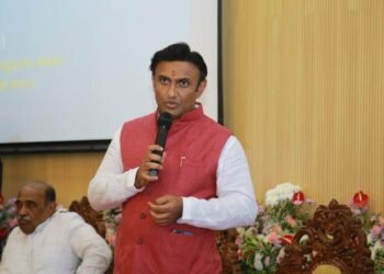 ಕಂಪ್ಯೂಟರ್‌, ಟ್ಯಾಬ್‌ ಖರೀದಿಯಲ್ಲಿ ಅವ್ಯವಹಾರ; ನಿಯಮ ಉಲ್ಲಂಘಿಸಿದ ಅಧಿಕಾರಿಗಳ ವಿರುದ್ಧ ಕ್ರಮಕ್ಕೆ ಮೀನಮೇಷ