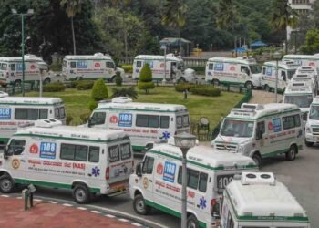 ಆಂಬ್ಯುಲೆನ್ಸ್; ಶೈಕ್ಷಣಿಕ ಹಿನ್ನೆಲೆ ಕಂಪನಿಗೆ 1,260 ಕೋಟಿ ಮೊತ್ತದ ಟೆಂಡರ್‌,100 ಕೋಟಿ ಲಂಚದ ಆರೋಪ