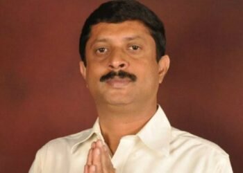 ಸ್ವಜಾತಿ ಅಧಿಕಾರಿಗೆ ಸ್ಥಳಾವಕಾಶಕ್ಕೆ ದಲಿತ ಅಧಿಕಾರಿ ಎತ್ತಂಗಡಿ; ಸಚಿವ, ಕಾರ್ಯದರ್ಶಿ ವಿರುದ್ಧ ಆರೋಪ