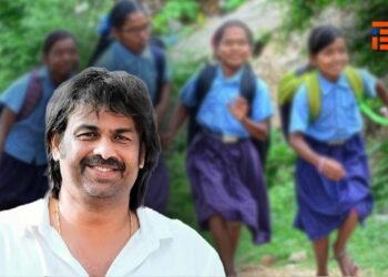ಶಾಲಾ ಮಕ್ಕಳ ಸಮವಸ್ತ್ರ ಹೊಲಿಗೆ ವೆಚ್ಚಕ್ಕೂ ಪೋಷಕರ ಜೇಬಿಗೆ ಕೈ ಹಾಕಿದೆ ಸರ್ಕಾರ; ಬೊಕ್ಕಸದಲ್ಲಿ ಹಣವಿಲ್ಲವೇ?